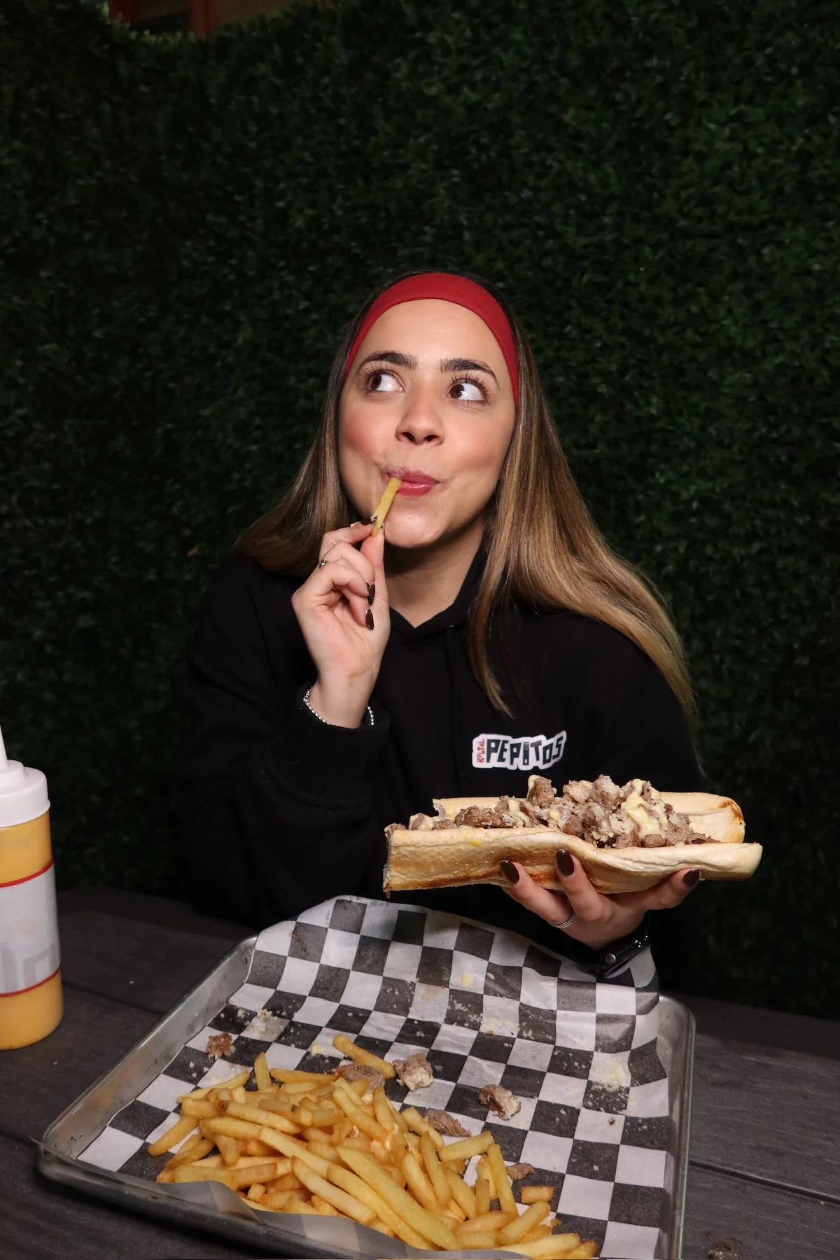 Anabella disfrutando un pepito